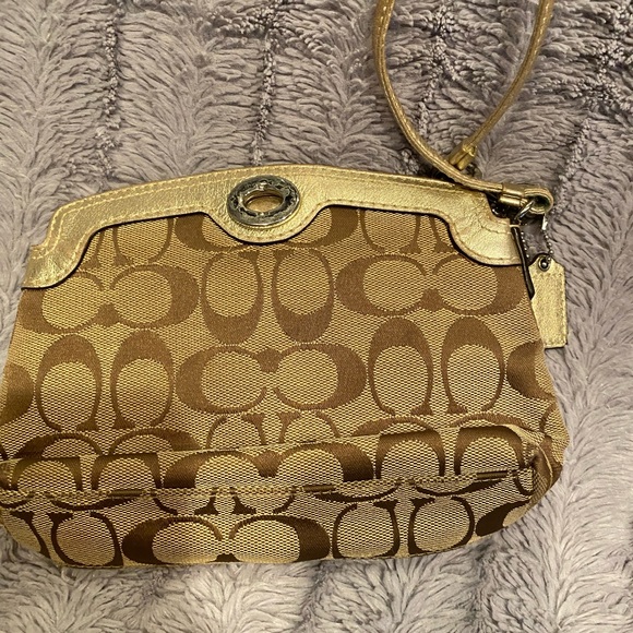Coach wristlet - Picture 3 of 3
